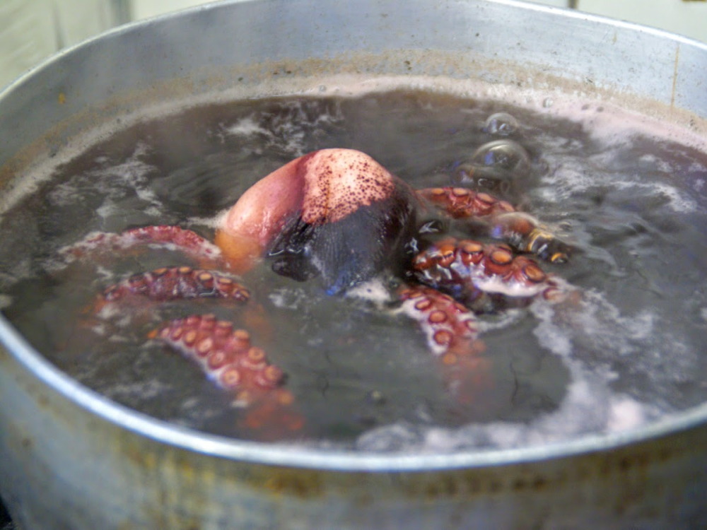 地ダコの丸茹で